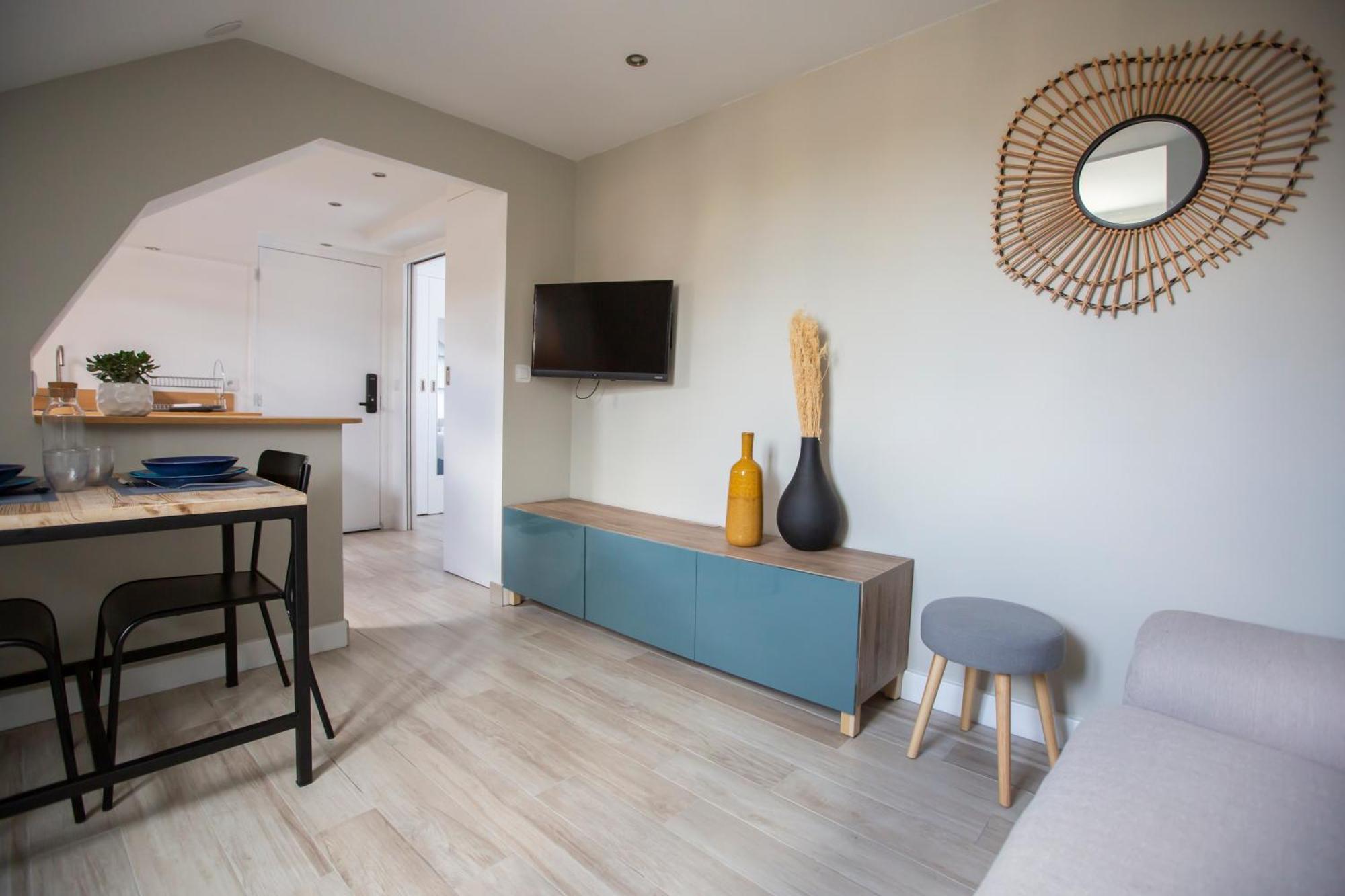 Modern Apartement In The City Center. Poissy Dış mekan fotoğraf
