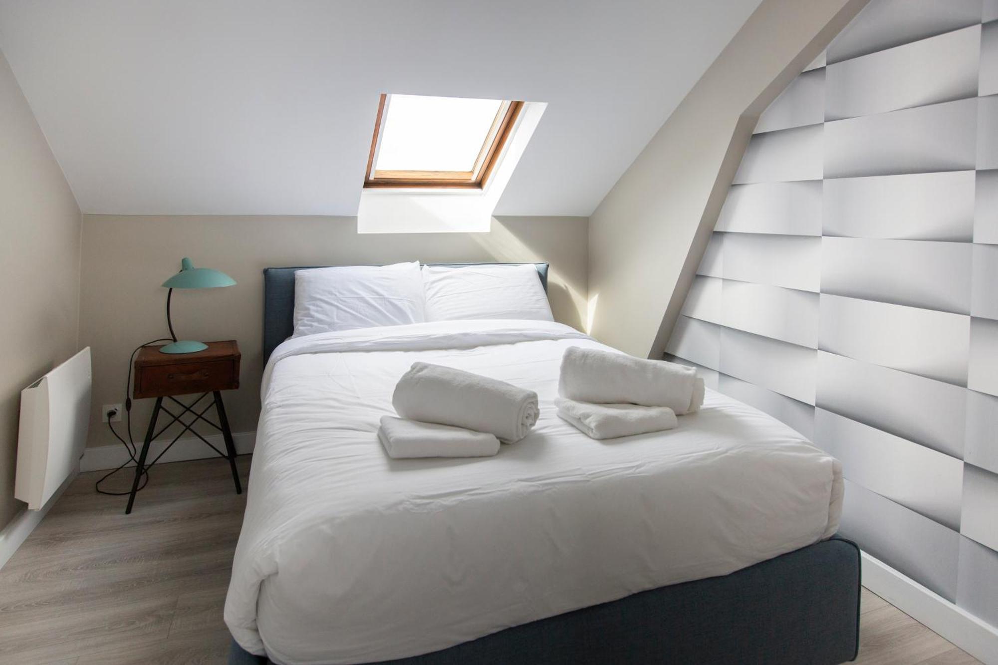 Modern Apartement In The City Center. Poissy Dış mekan fotoğraf